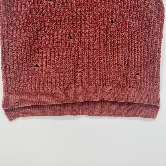 POL Sweater Vest Womens Faded Burgundy V-Neck Distressed Look Soft Feel NWOT - Picture 4 of 16
